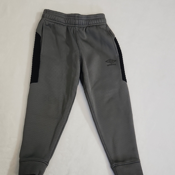 Umbro Kids Gray Joggers Size XS 4/5 Toddler - Picture 2 of 8